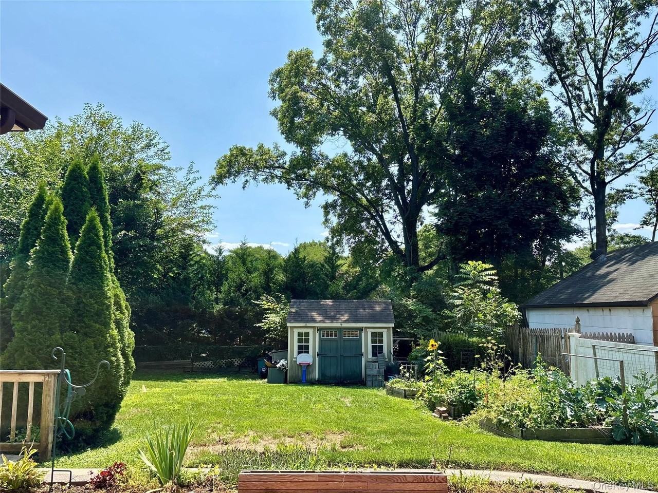 17 Alex Ln - Photo 5 of 22