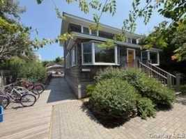 featured image of 16 Crescent Ave