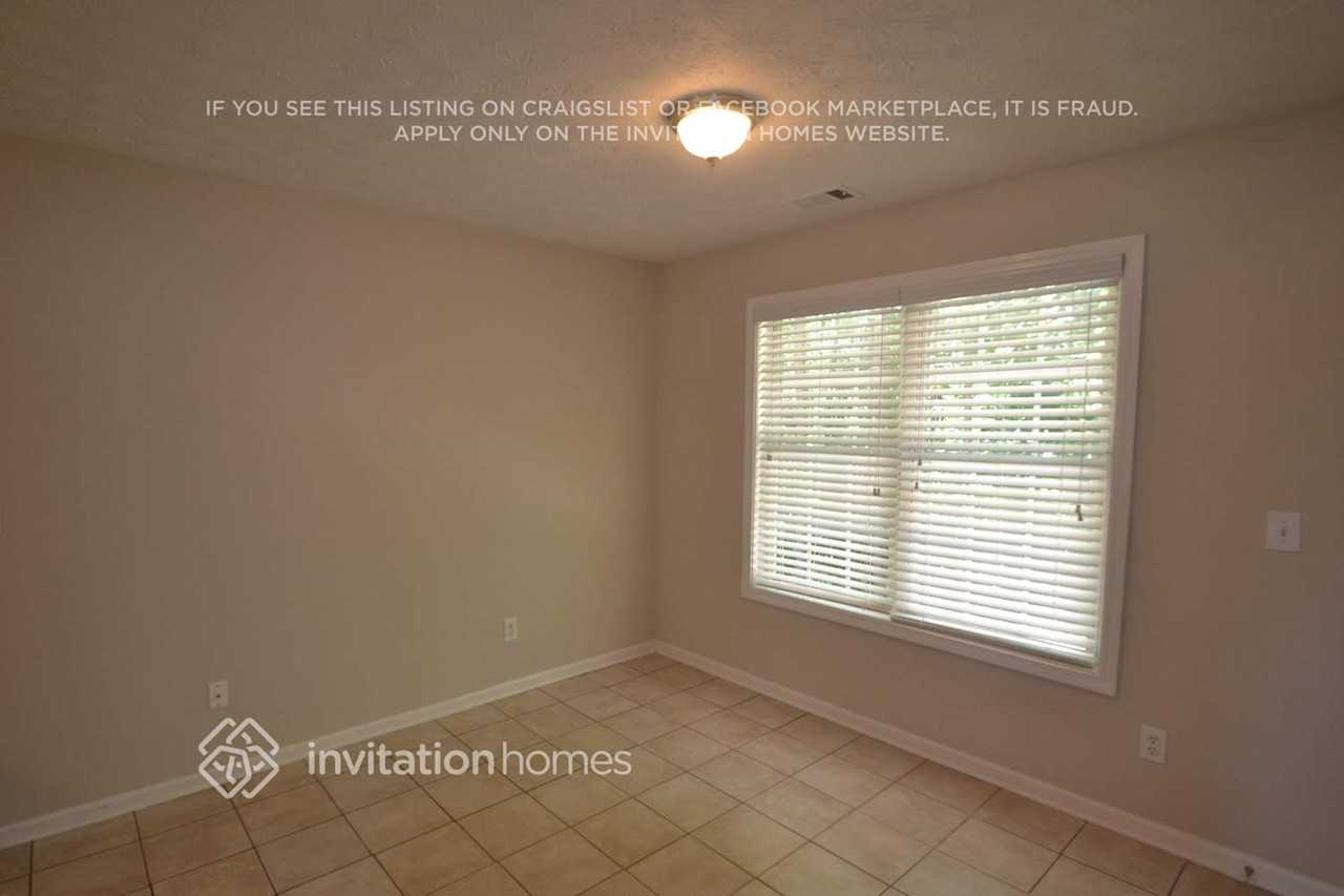 2546 Rainshower Dr - Photo 3 of 12