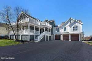 featured image of 40 Riverdale Ave