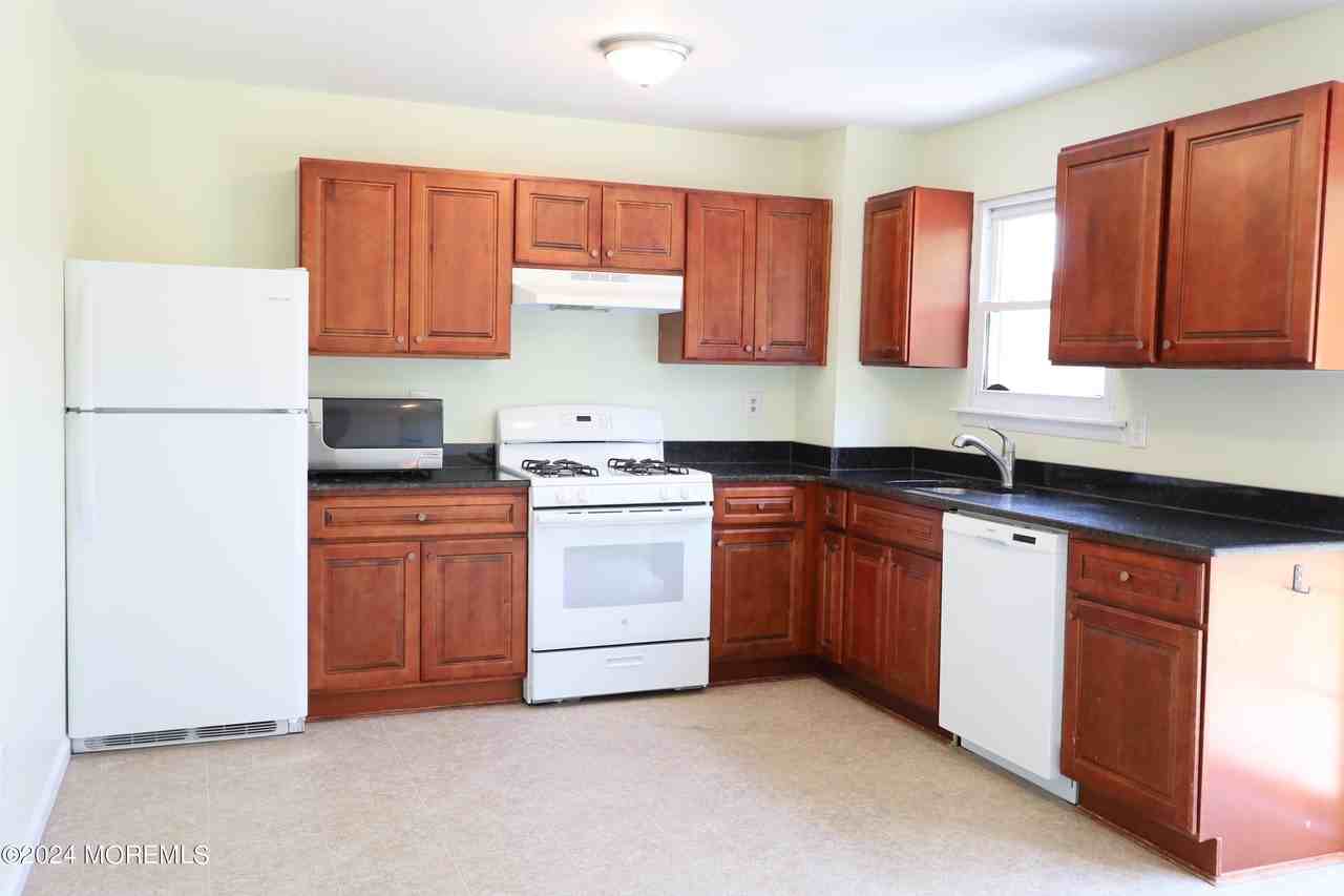 814 Laurel St - Photo 6 of 11