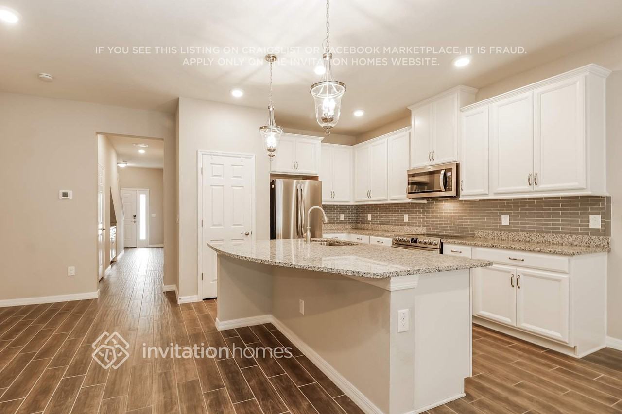 2893 Grand Kemerton Pl #71 - Photo 5 of 18
