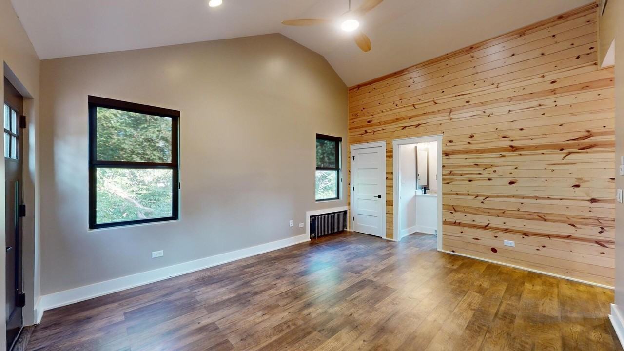 4941 Main St #2R - Photo 7 of 25
