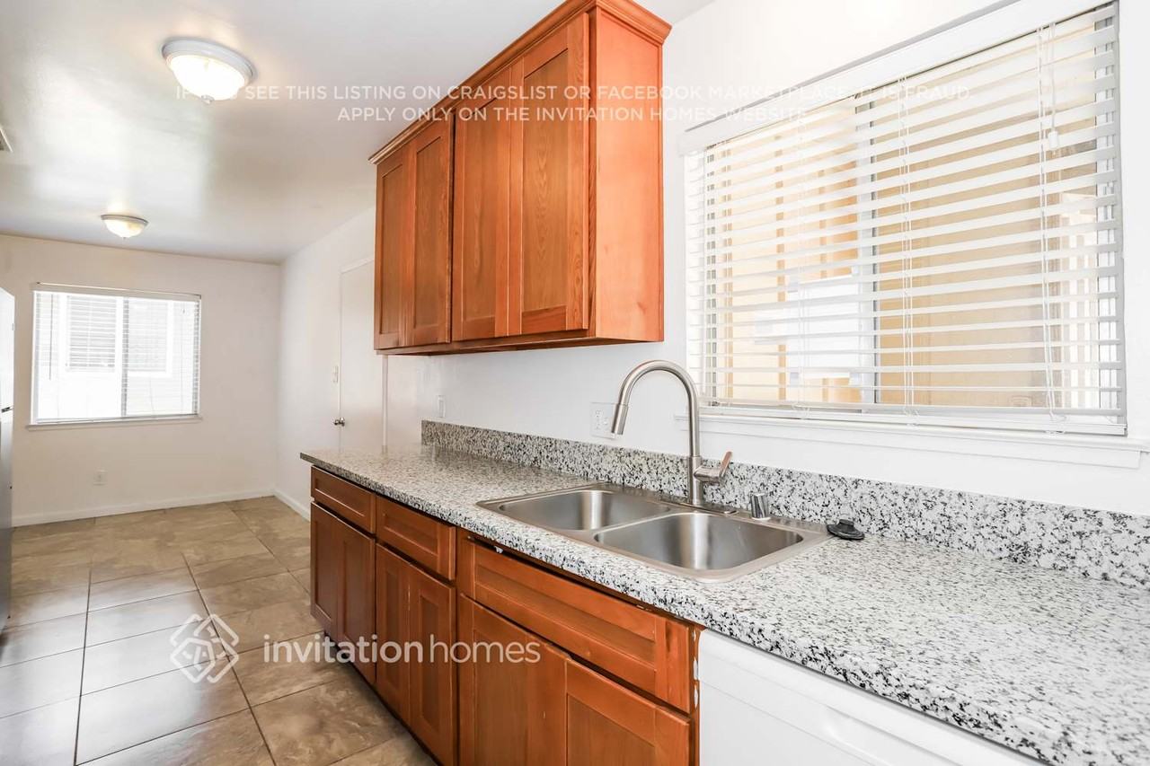 7740 Aptos Cir - Photo 7 of 17