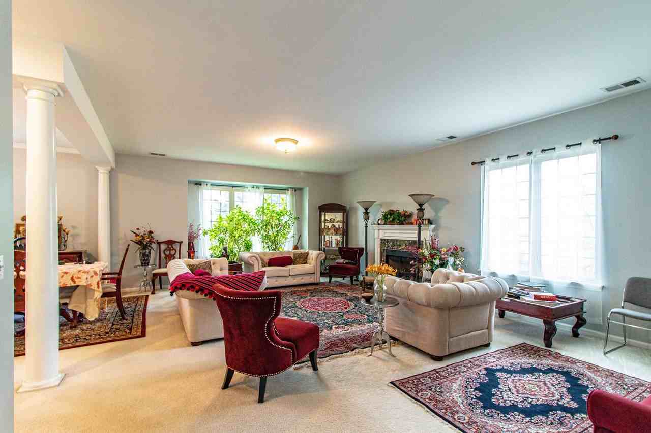 6 Beaconsfield Ct - Photo 2 of 22