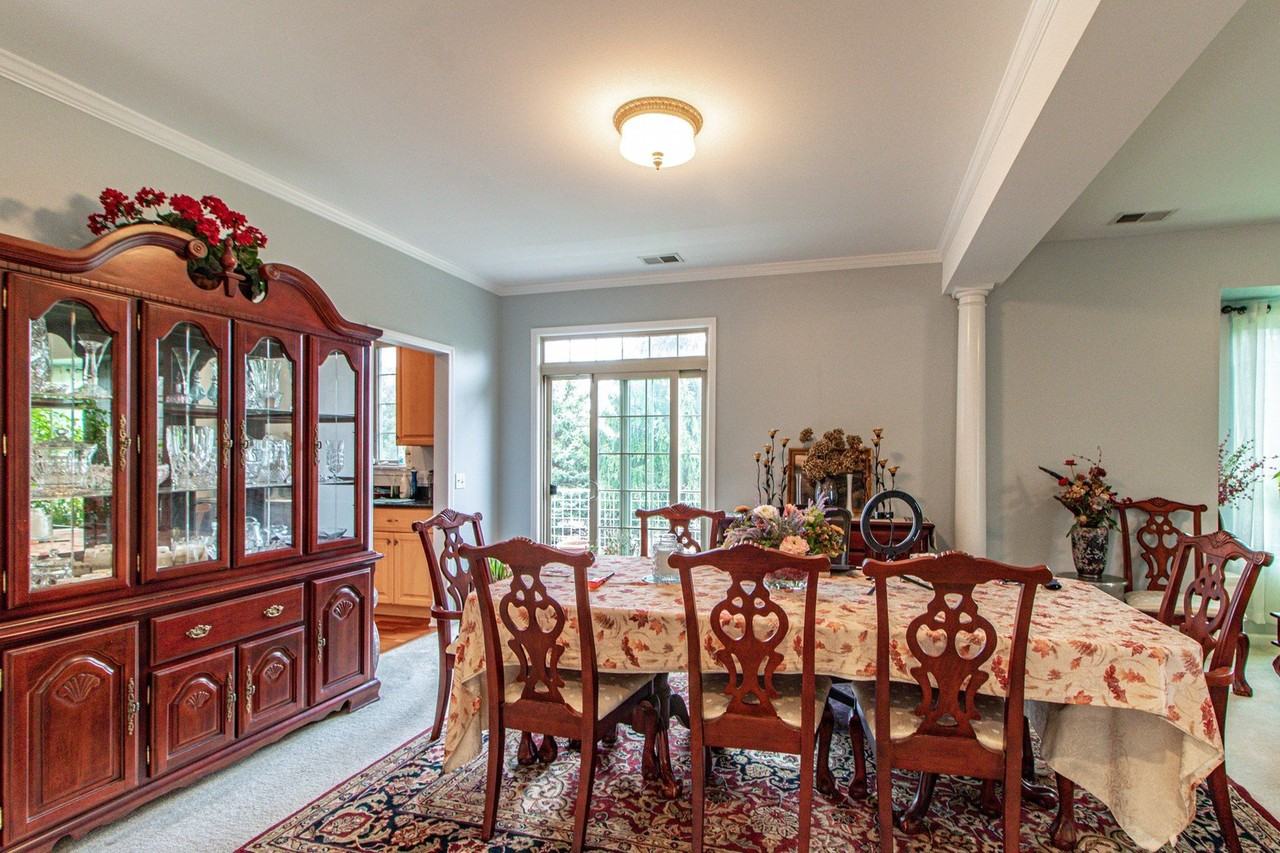 6 Beaconsfield Ct - Photo 4 of 22