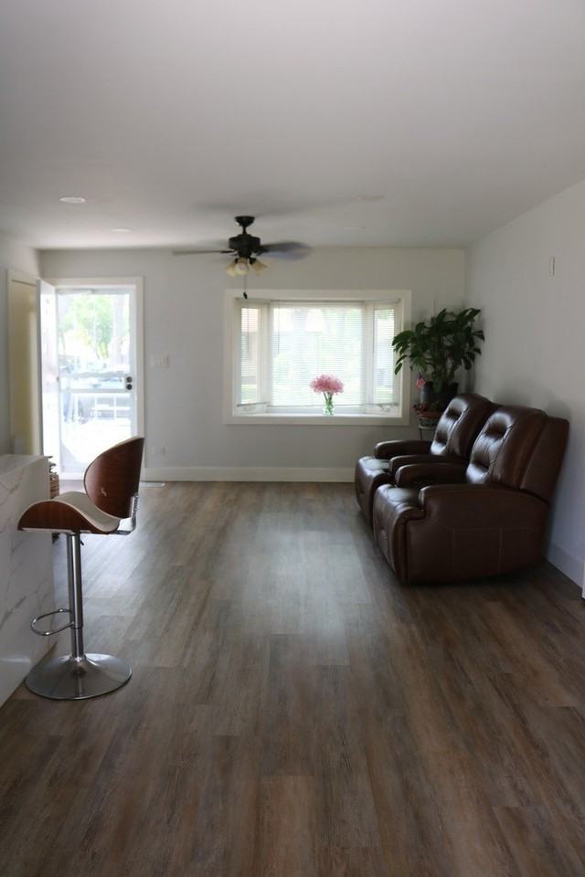 22407 Strassburg Ave - Photo 3 of 15