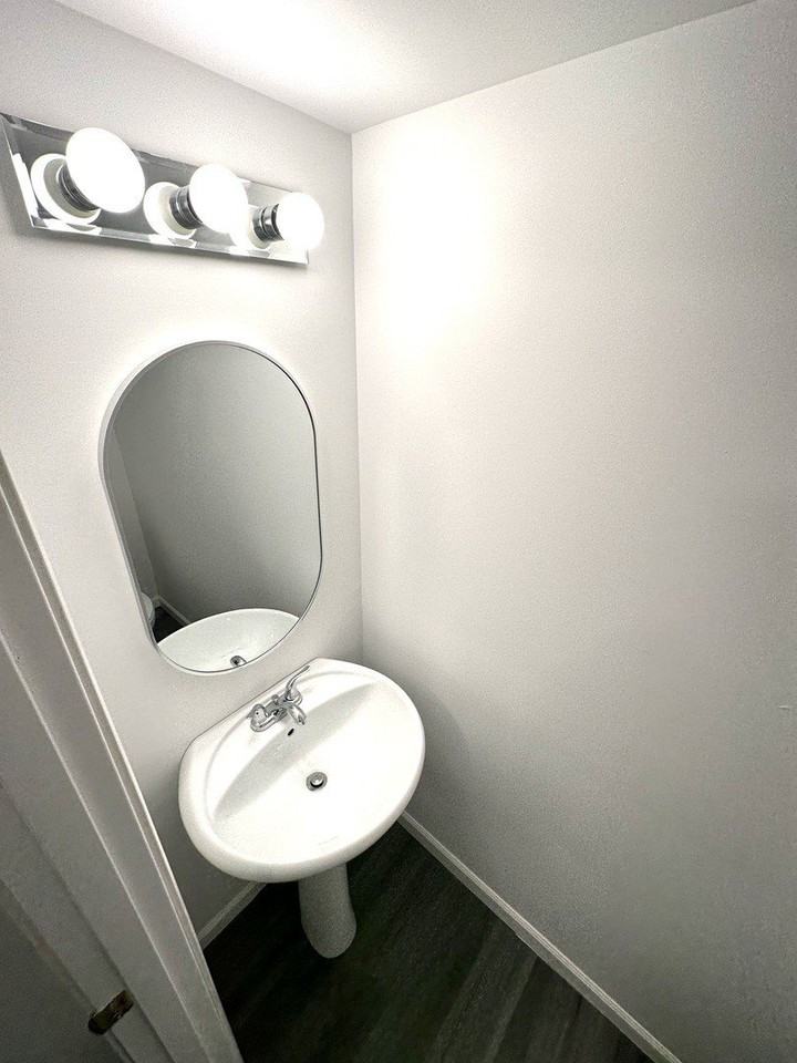923 Four Seasons Blvd - Photo 6 of 19