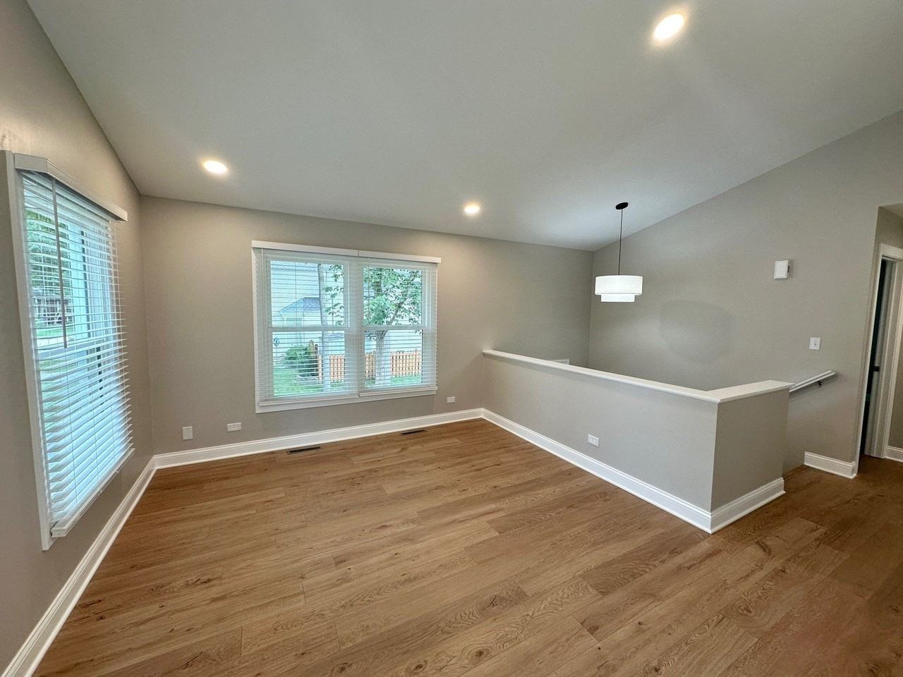 3816 Illinois St - Photo 4 of 34