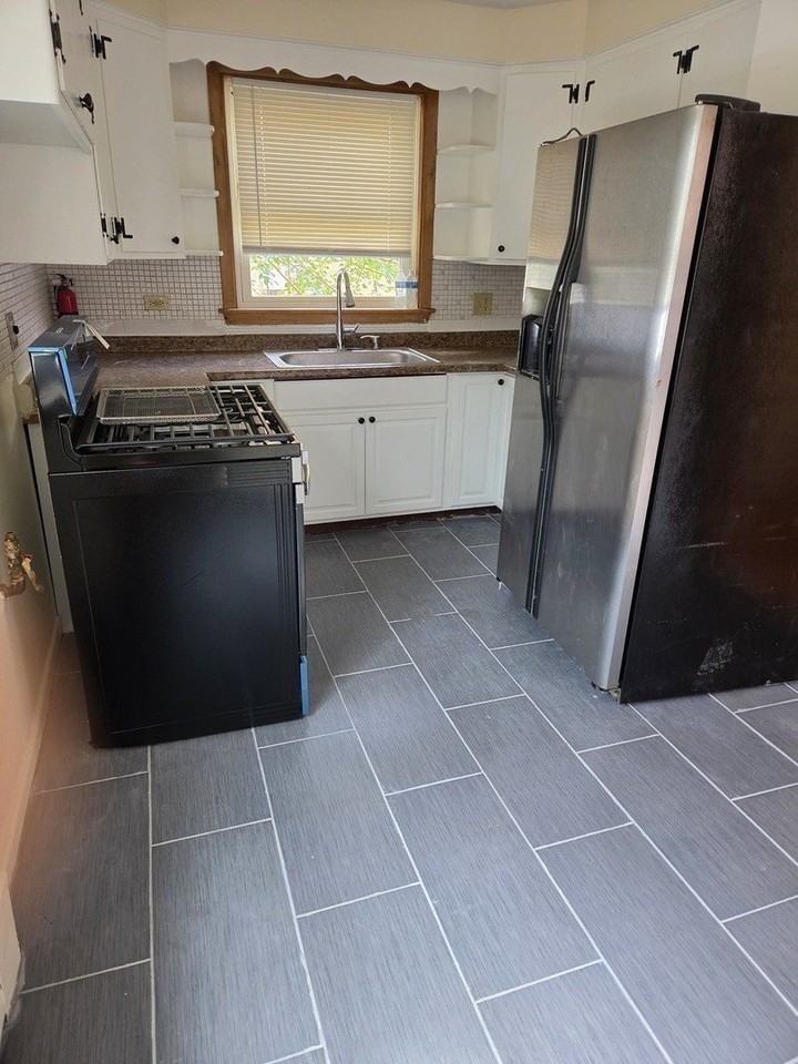 9007 La Crosse Ave #1S - Photo 2 of 10