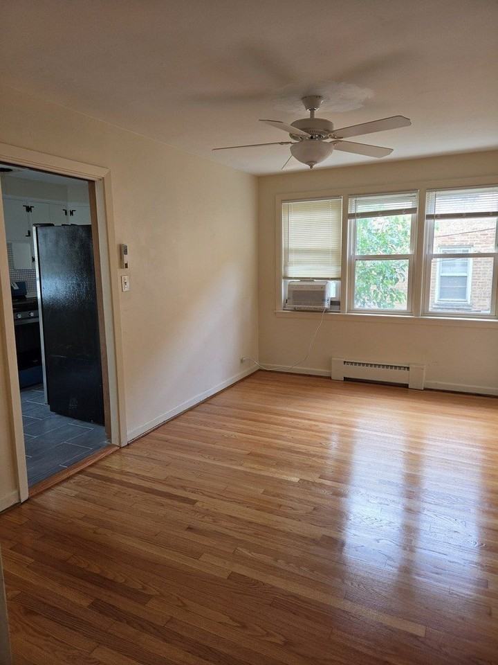 9007 La Crosse Ave #1S - Photo 4 of 10