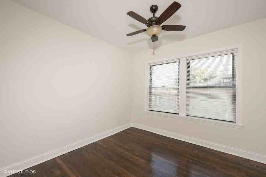 4934 W Jackson Blvd #1W - Photo 7 of 9