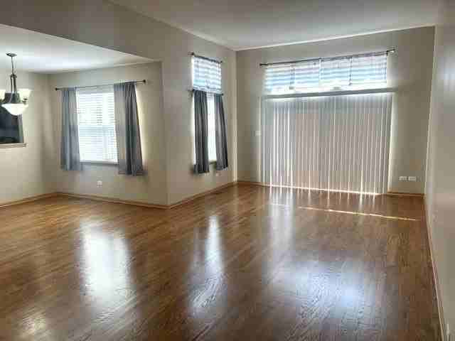 2213 Carpenter Ave - Photo 3 of 28