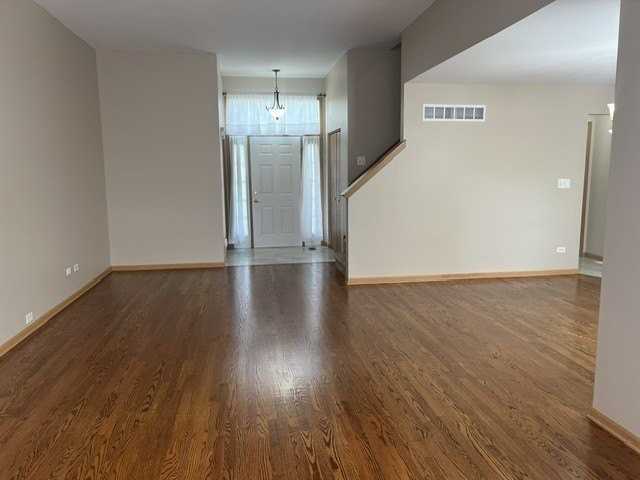 2213 Carpenter Ave - Photo 5 of 28