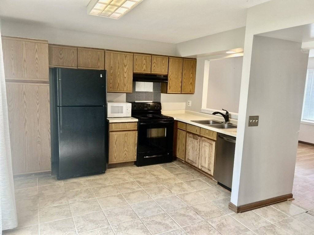 2732 Wilshire Ct - Photo 4 of 13