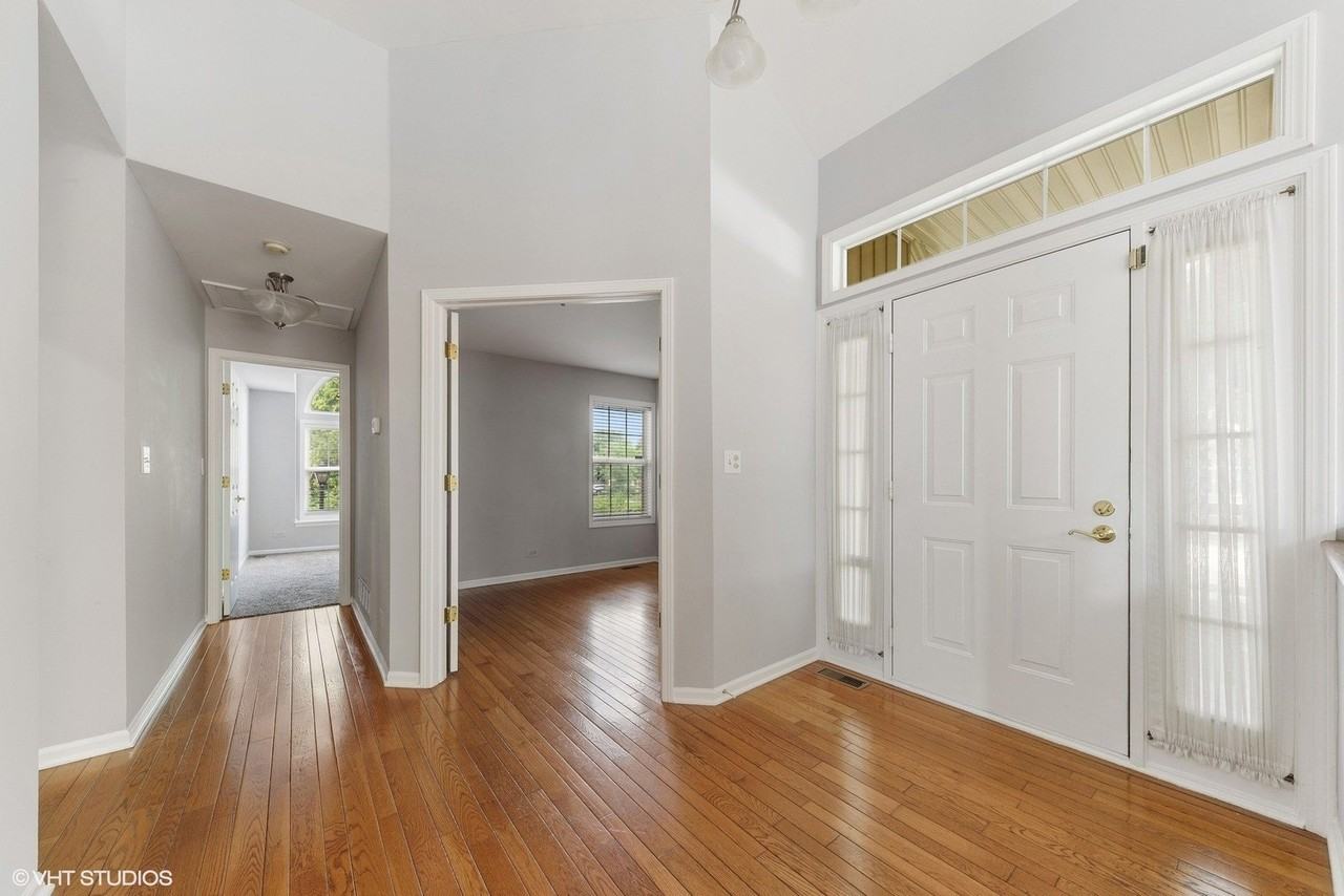 1908 N Evergreen Ave - Photo 2 of 12