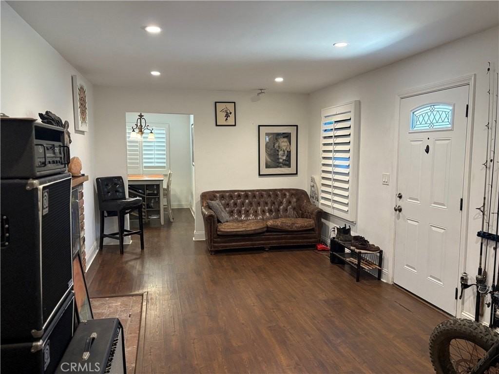 12917 Gladstone Ave - Photo 3 of 17