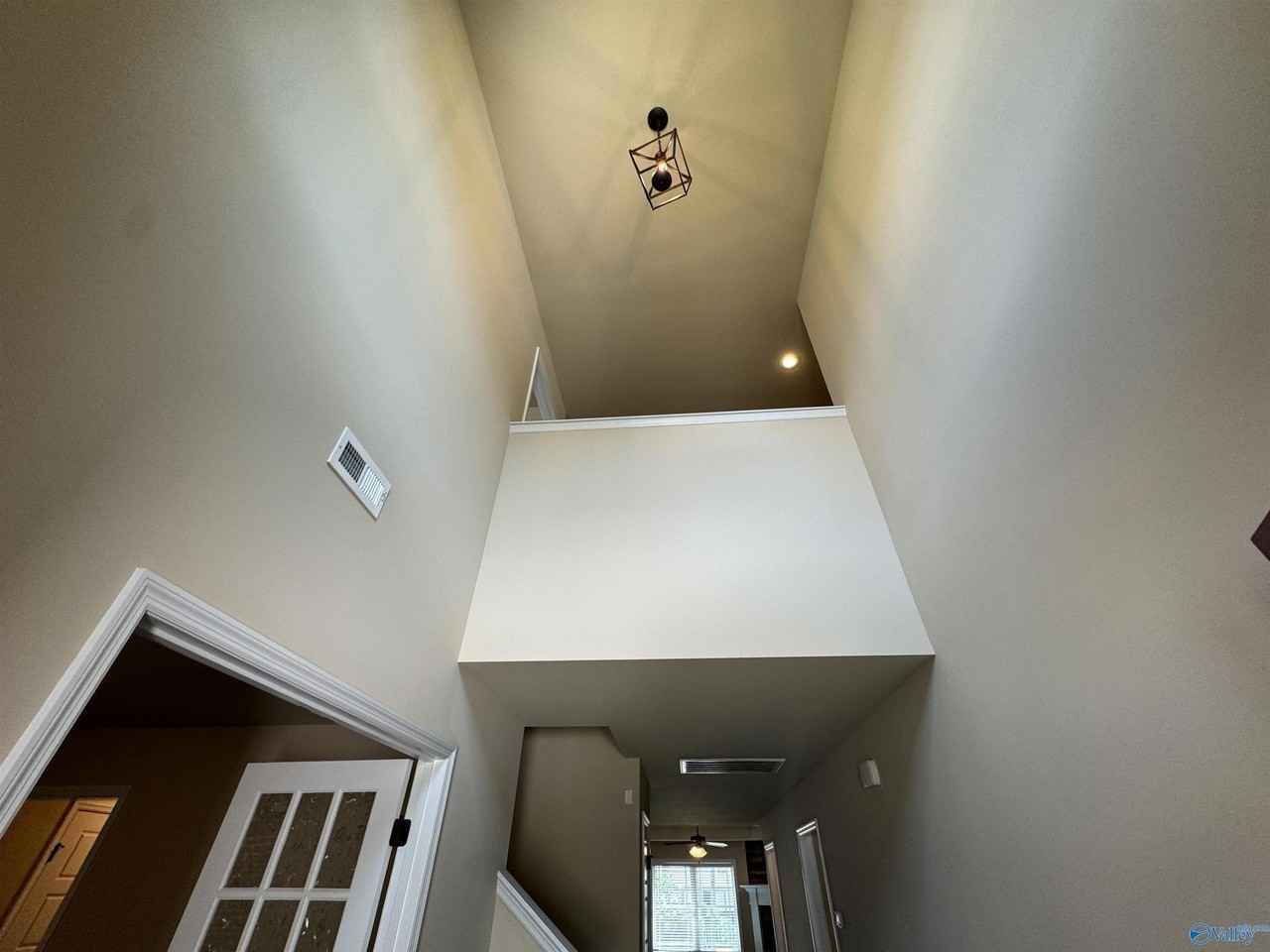 120 Meadowglade Ln - Photo 4 of 28