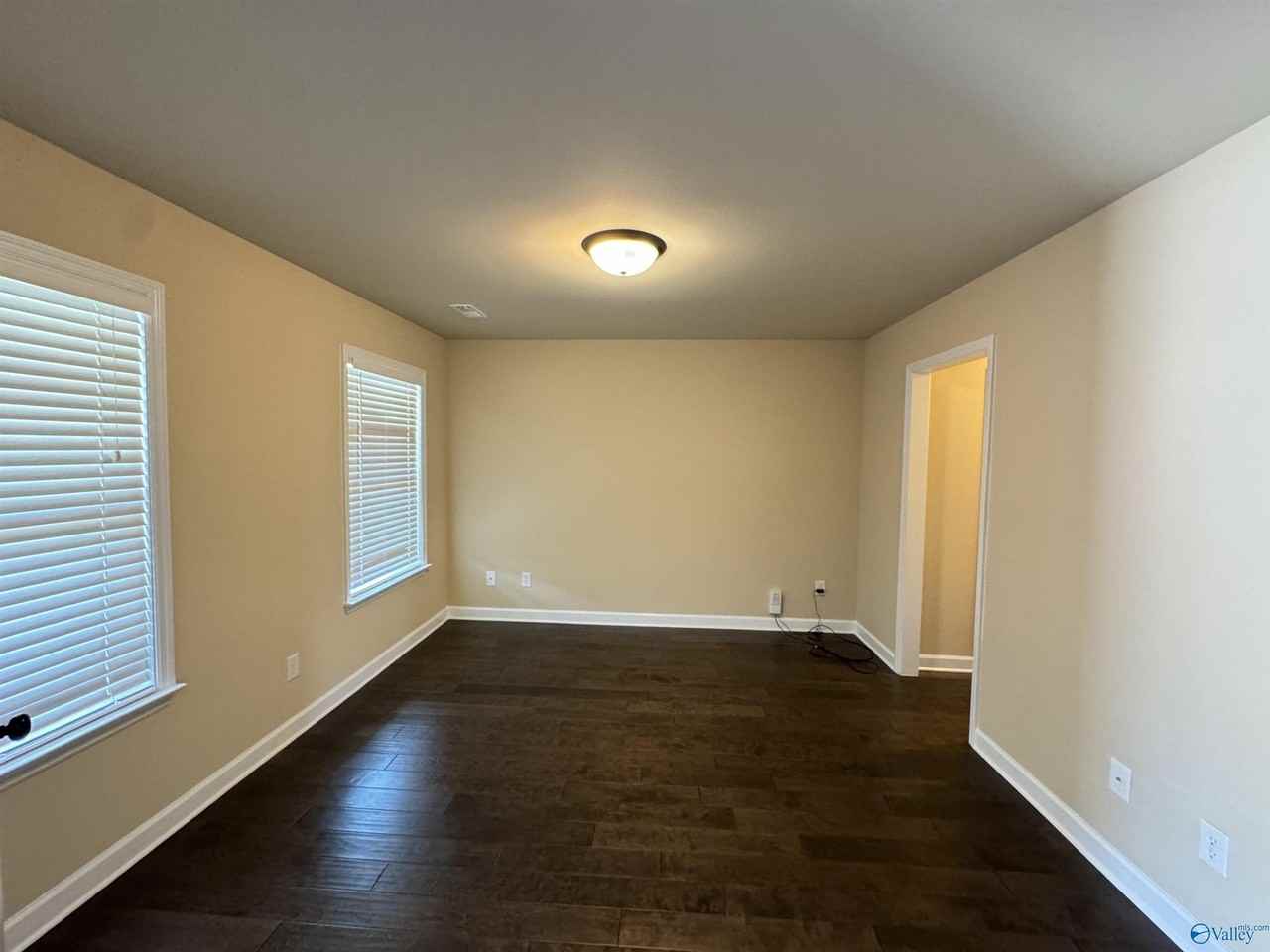 120 Meadowglade Ln - Photo 7 of 28
