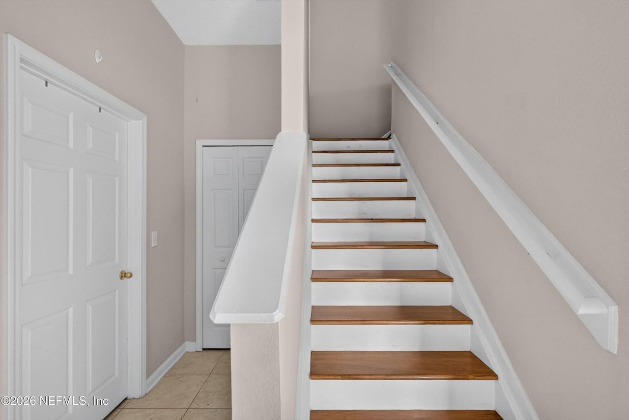 7047 Deer Lodge Cir #106 - Photo 4 of 33