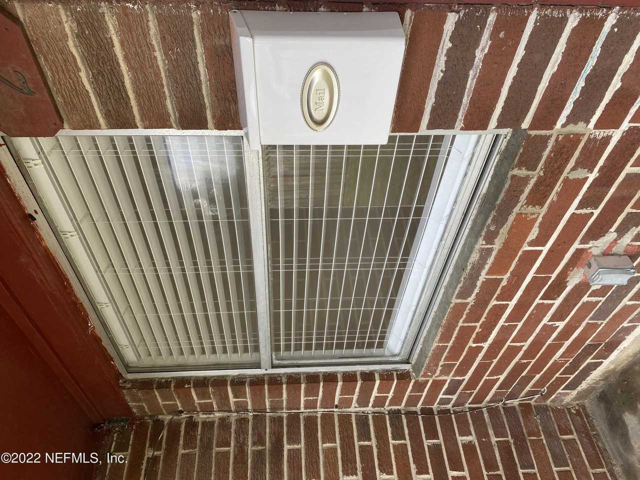 713 4th Ave S - Photo 2 of 9