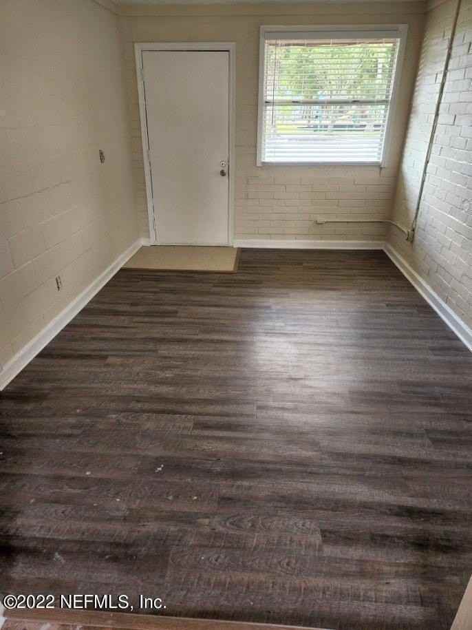 713 4th Ave S - Photo 3 of 9