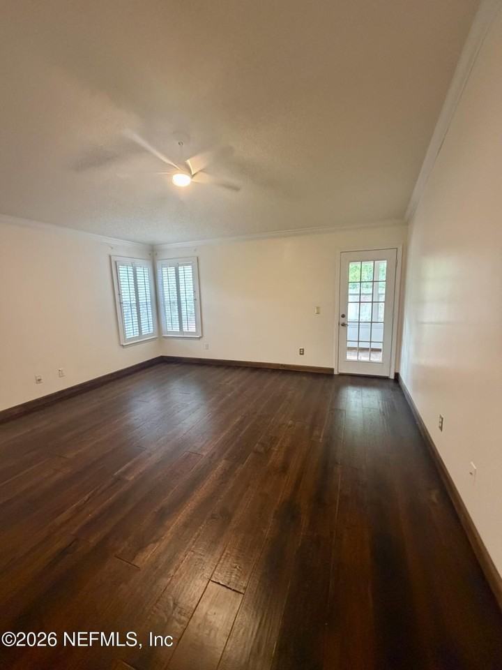 1523 Blue Heron Ct - Photo 6 of 30
