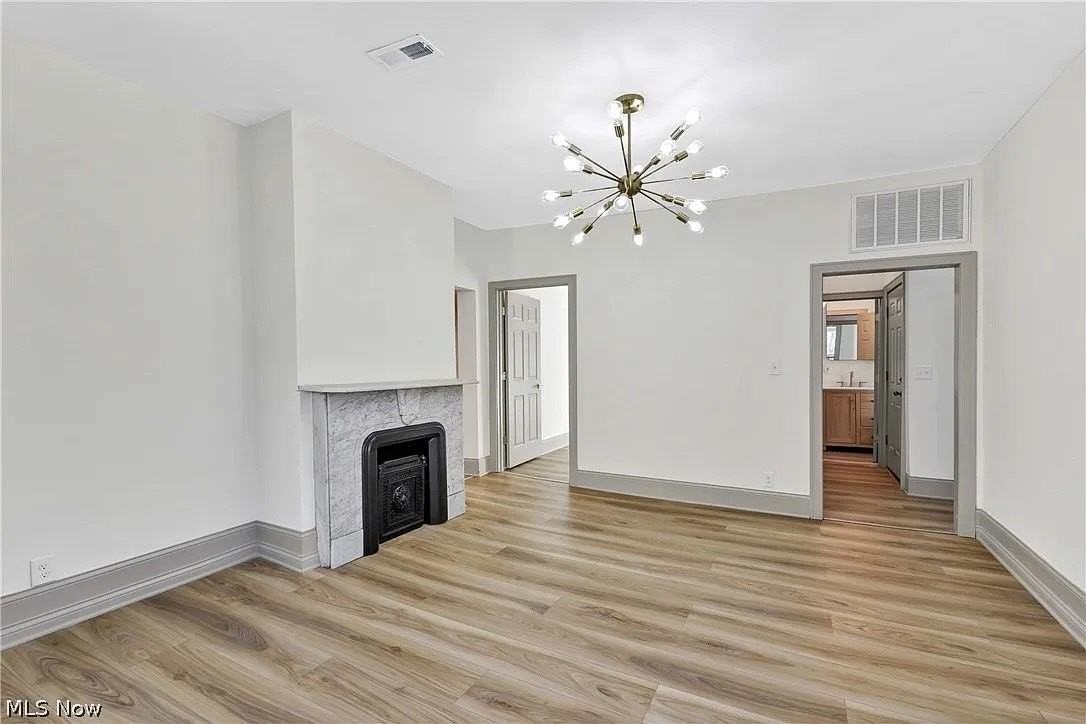3401 Clinton Ave - Photo 5 of 15