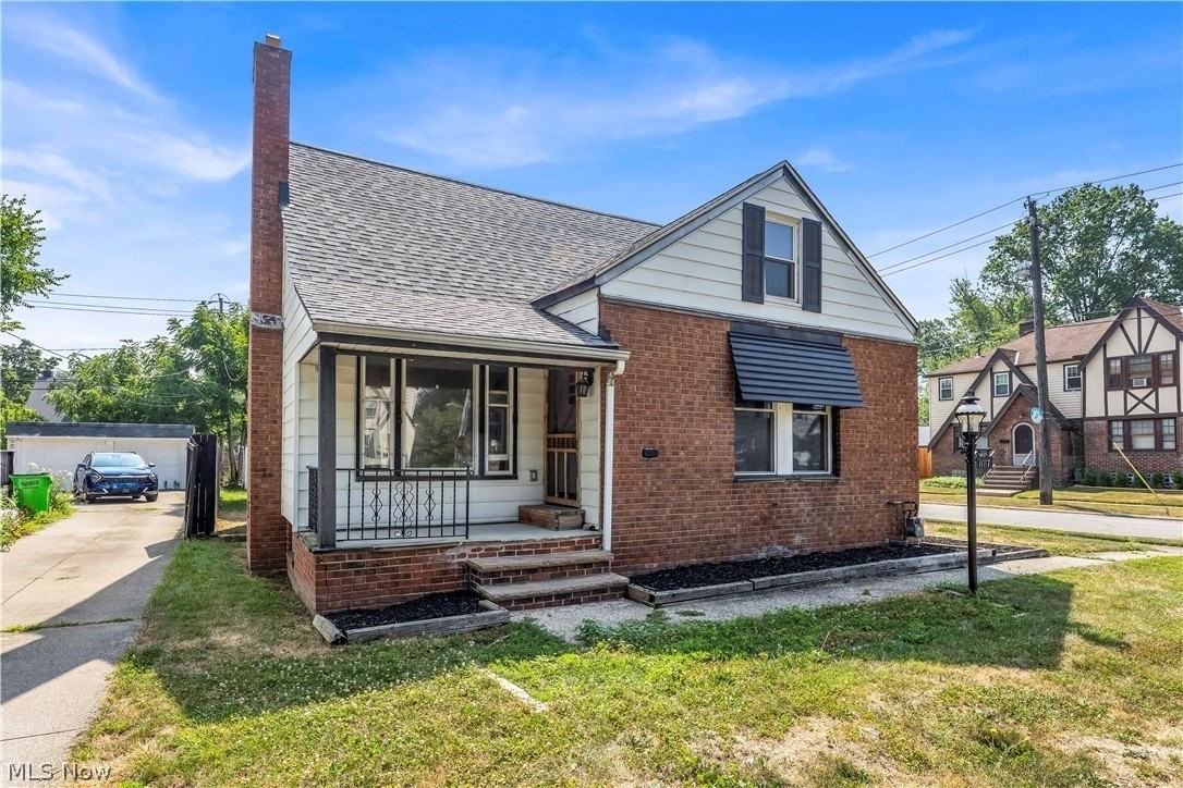 1187 Winston Rd - Photo 2 of 23