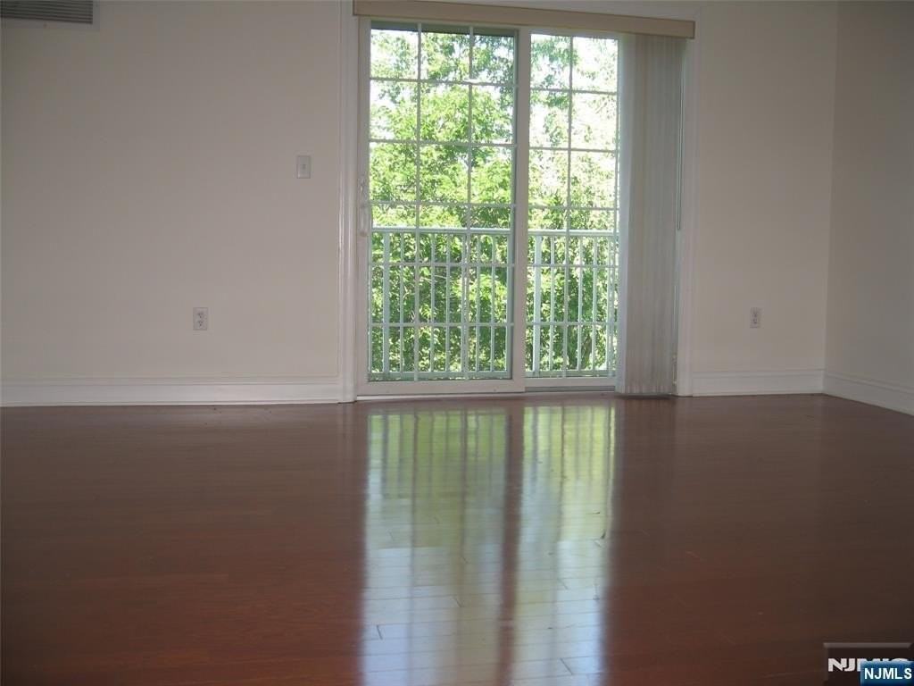 2411 Windsor Park Ct - Photo 3 of 24