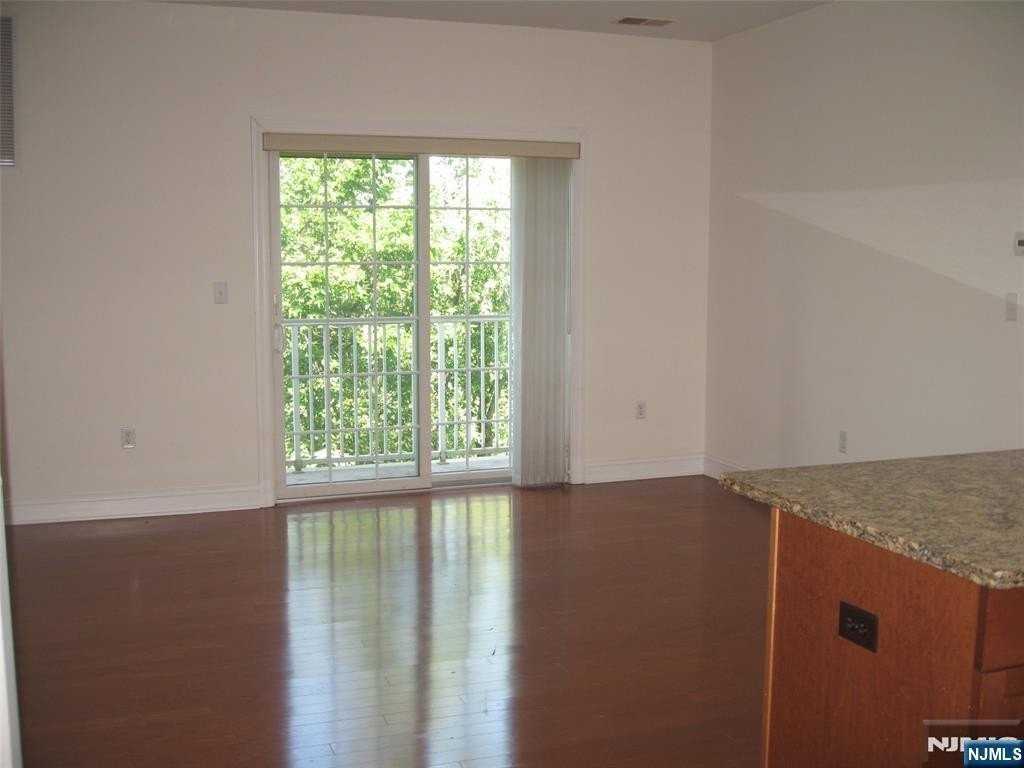 2411 Windsor Park Ct - Photo 4 of 24