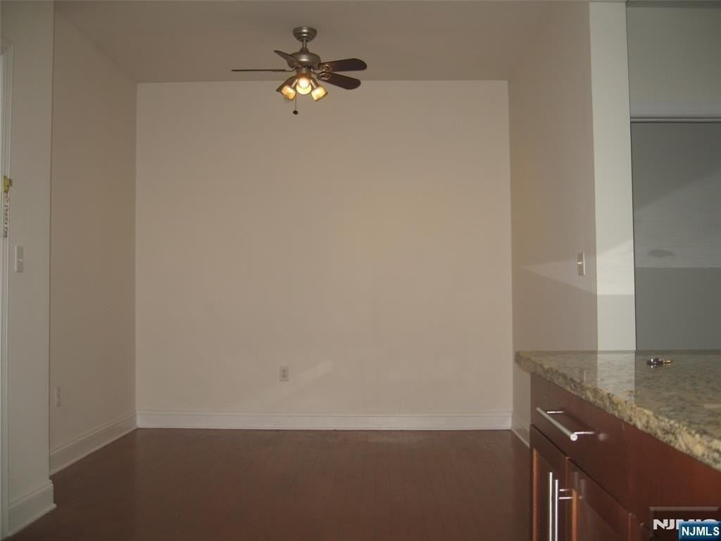2411 Windsor Park Ct - Photo 6 of 24