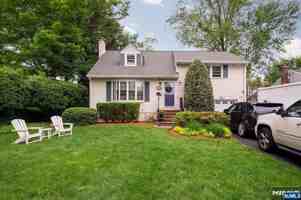 featured image of 508 Van Buren St