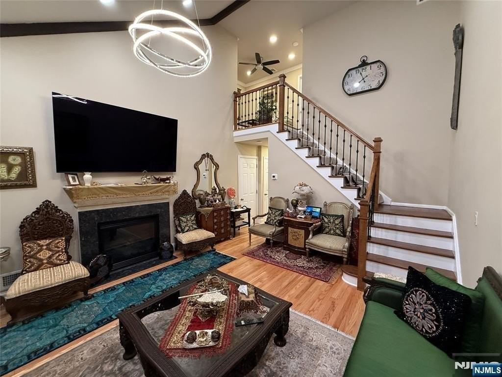 25-3 Tamaron Dr - Photo 2 of 15