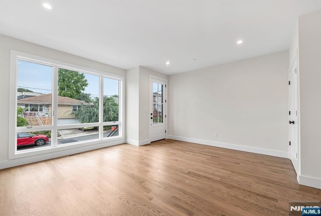 55 Washington Ave - Photo 6 of 48