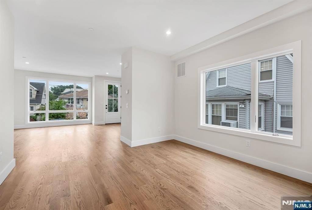 55 Washington Ave - Photo 5 of 42