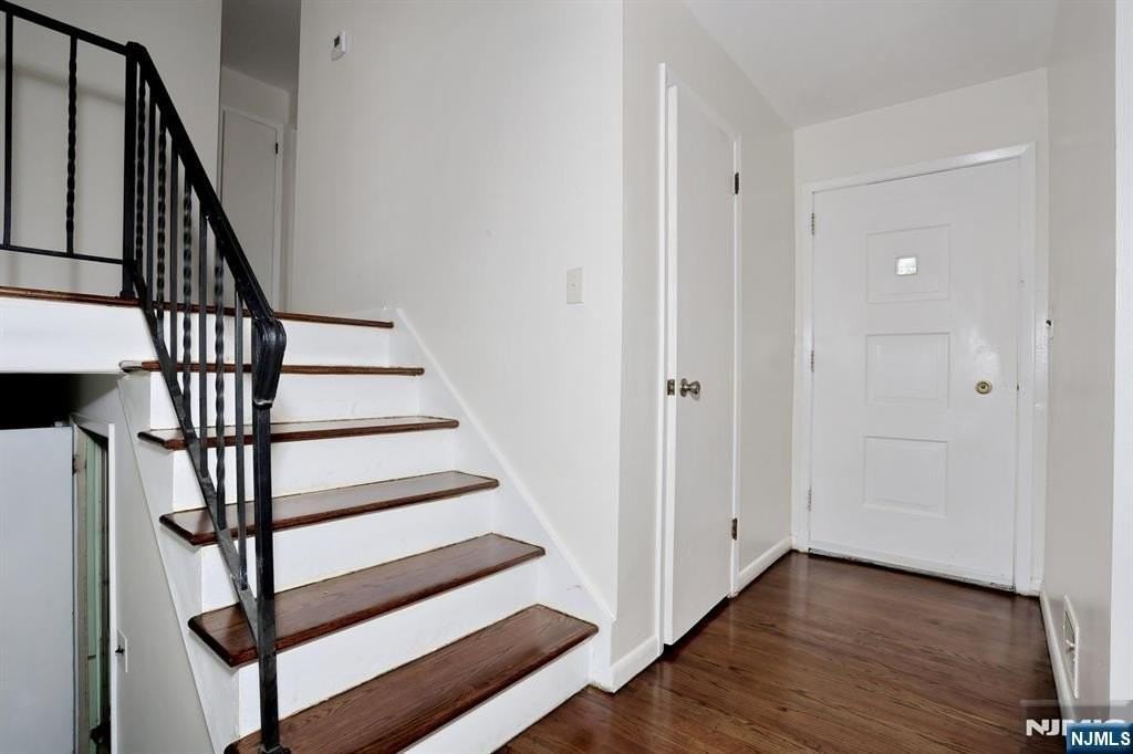 7-32 Richard St - Photo 3 of 29