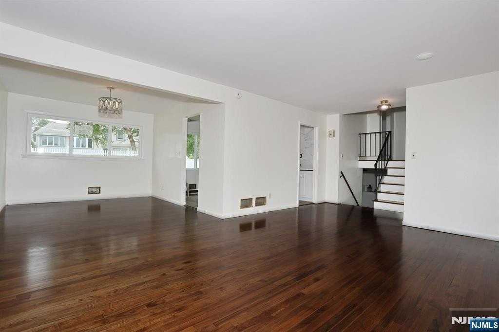 7-32 Richard St - Photo 6 of 29
