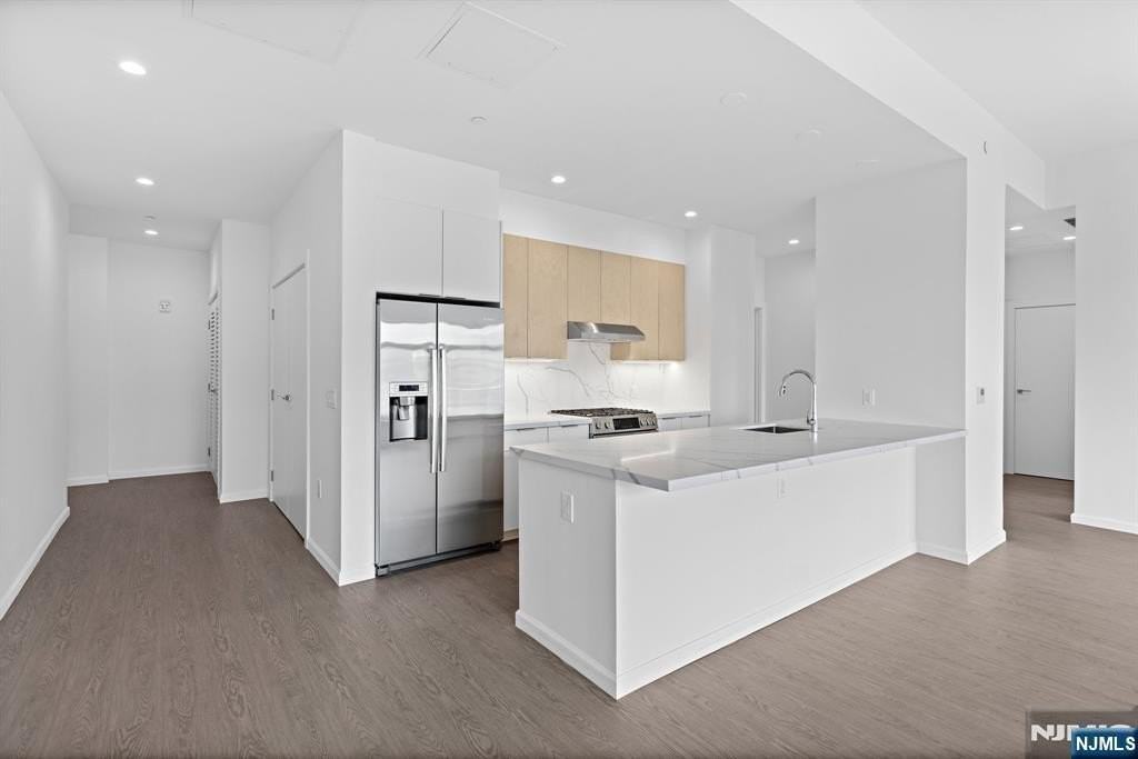 143 Old River Rd #601 - Photo 4 of 27