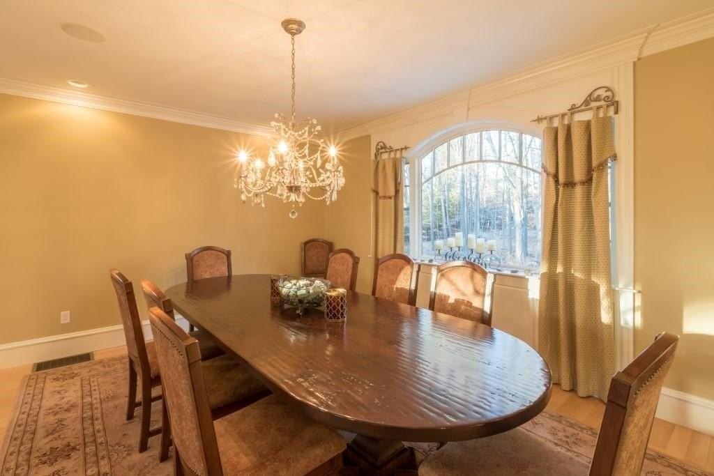 221 South Rd - Photo 3 of 12