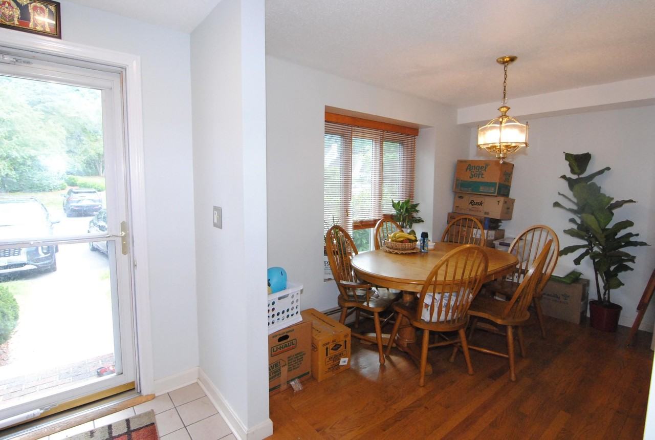 7 Meadowview Cir - Photo 2 of 32