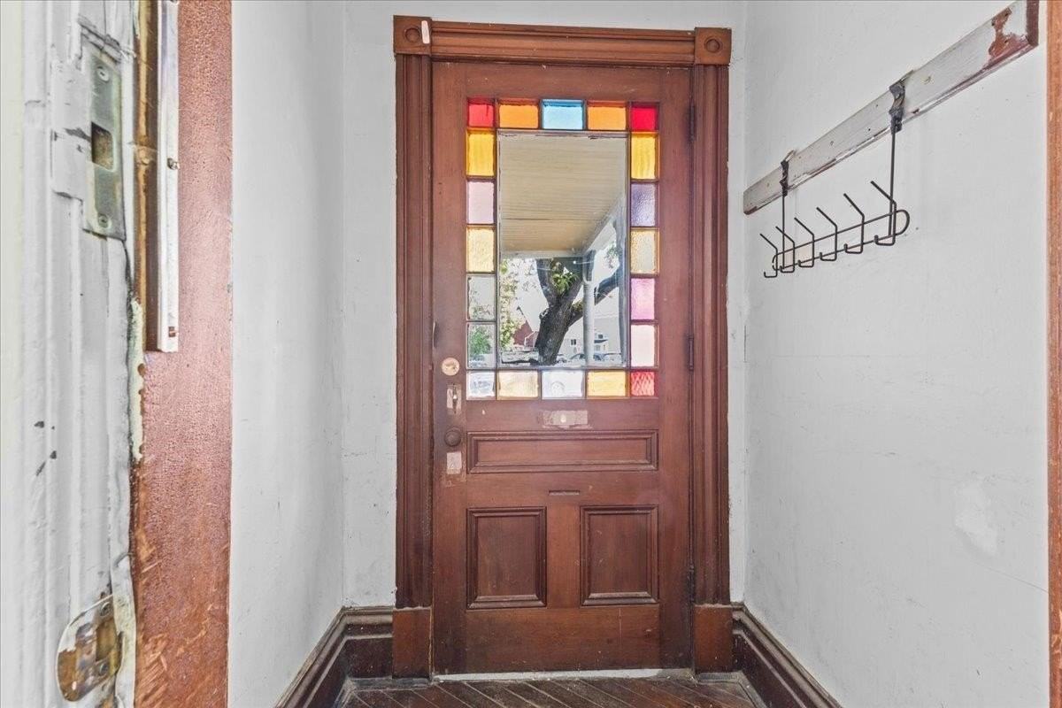 21 Hyde St #1 - Photo 2 of 32