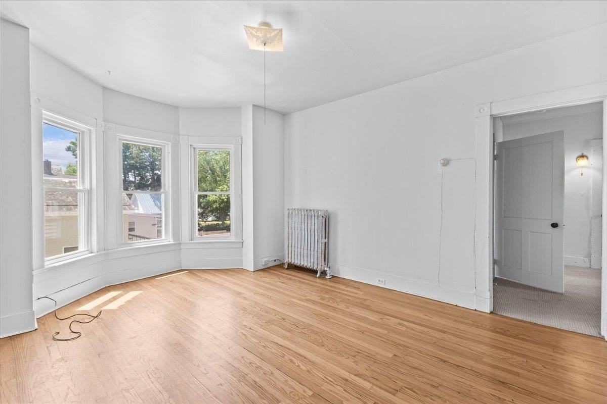 21 Hyde St #2 - Photo 2 of 31