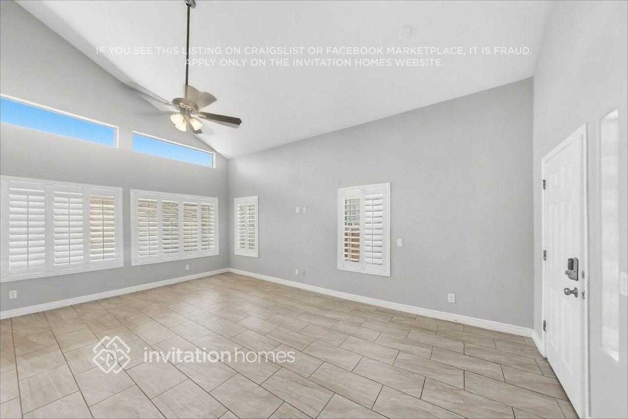 25541 W Pioneer St - Photo 6 of 21