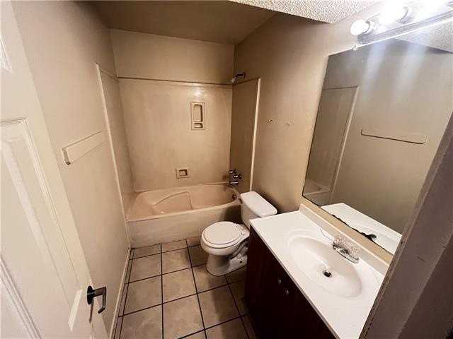 612 Rue Saint Martin #D - Photo 6 of 10