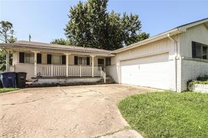 featured image of 5920 E 25th St