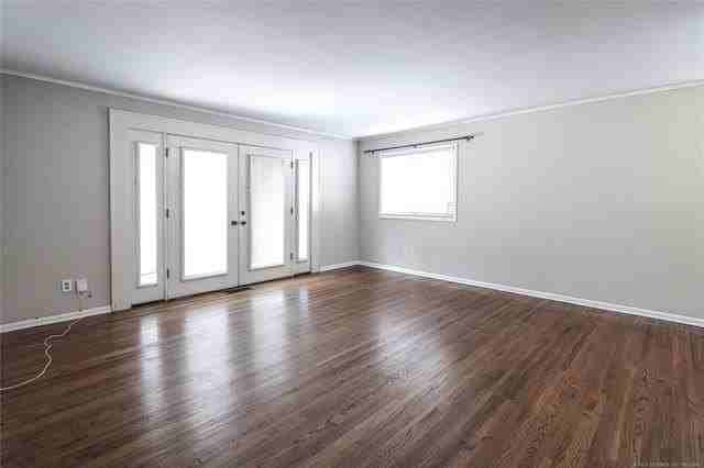 5920 E 25th St - Photo 7 of 42