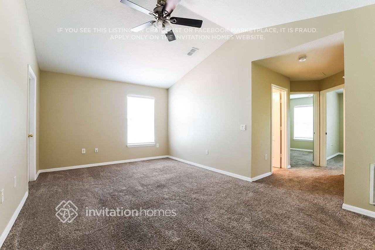 3144 Dasha Palm Dr - Photo 4 of 18