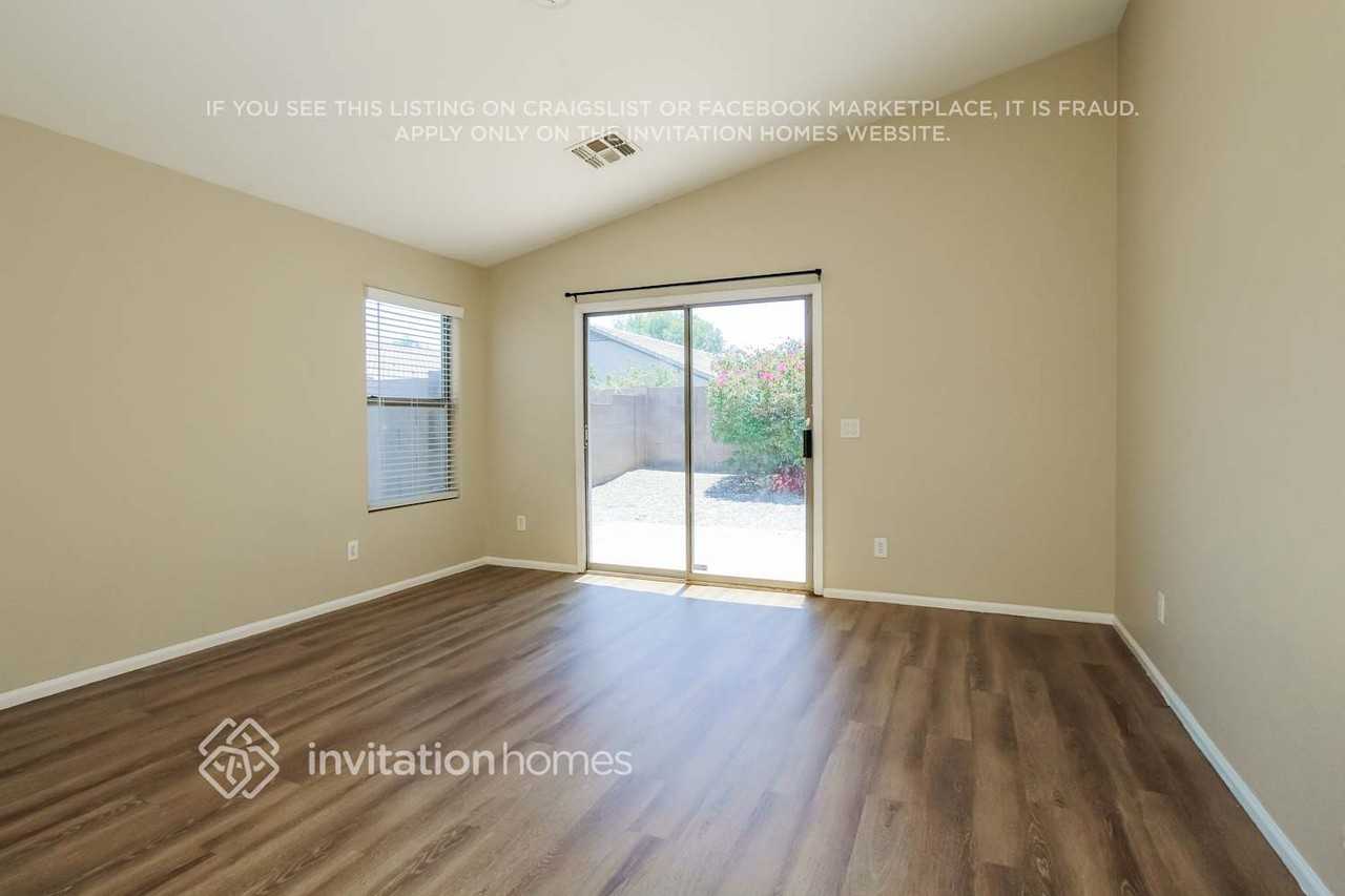 16255 W Moreland St - Photo 6 of 17