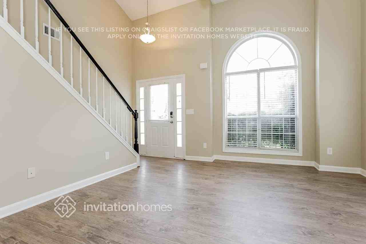 1510 Arbour Glenn Dr - Photo 4 of 18